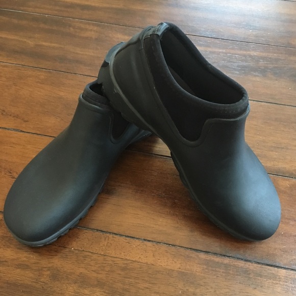 bogs sauvie slip on